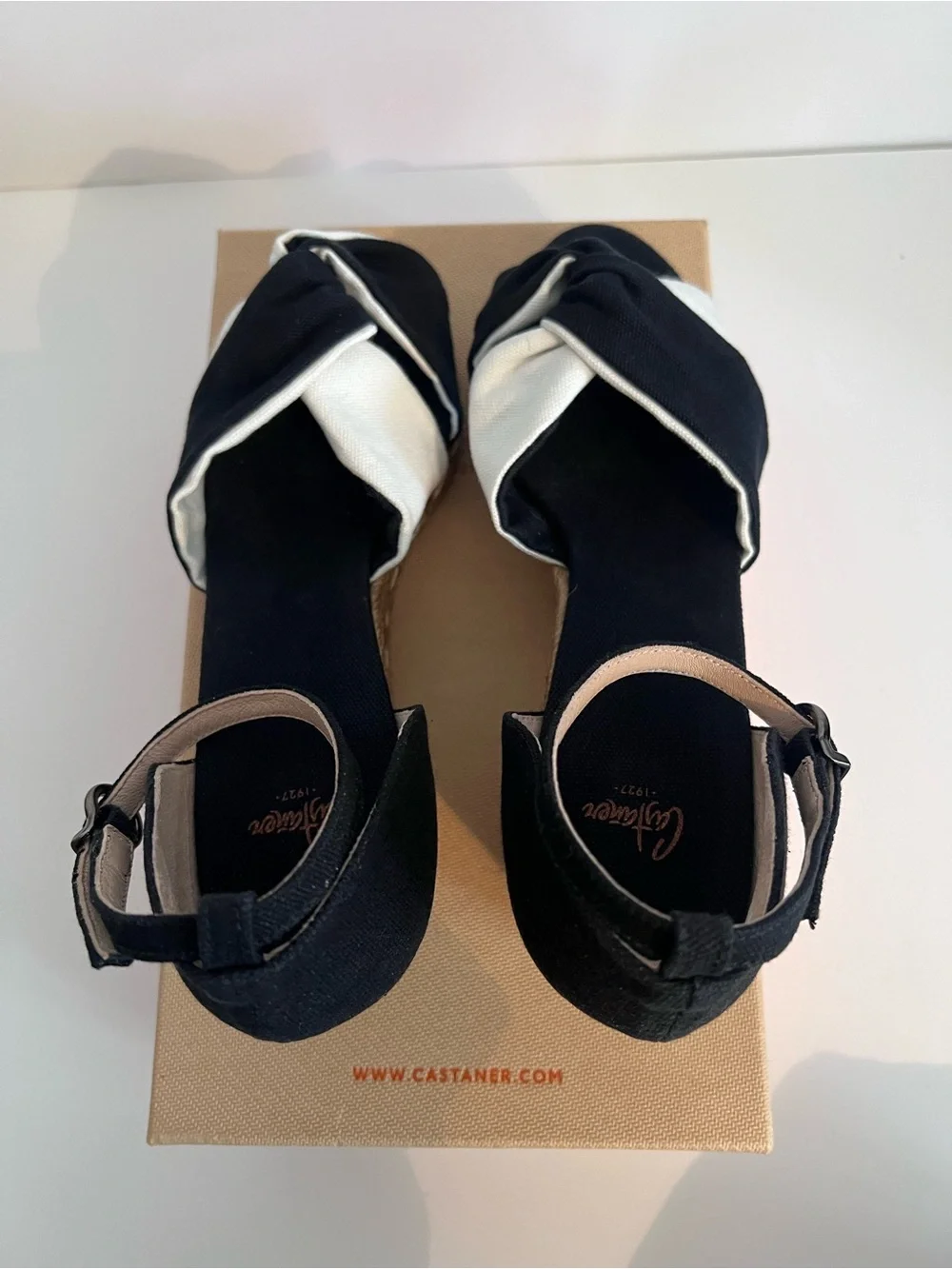 NWT Castañer Black & White Knot Ankle-Strap Espadrille Wedges, Size EU 40.
